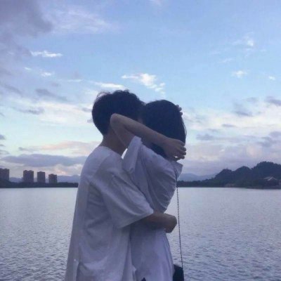 用帥哥頭像騙女人投資4